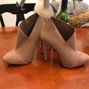 Jessica Simpson heels size 10. Never worn!